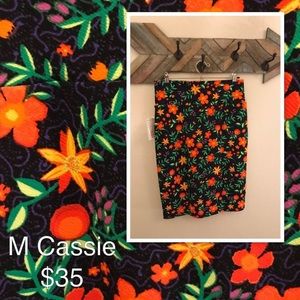 Medium LulaRoe Cassie. New with tags